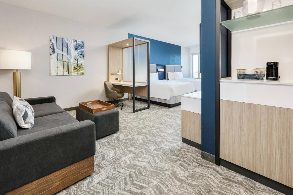 Suite, 2 Queen, Trundle bed interior